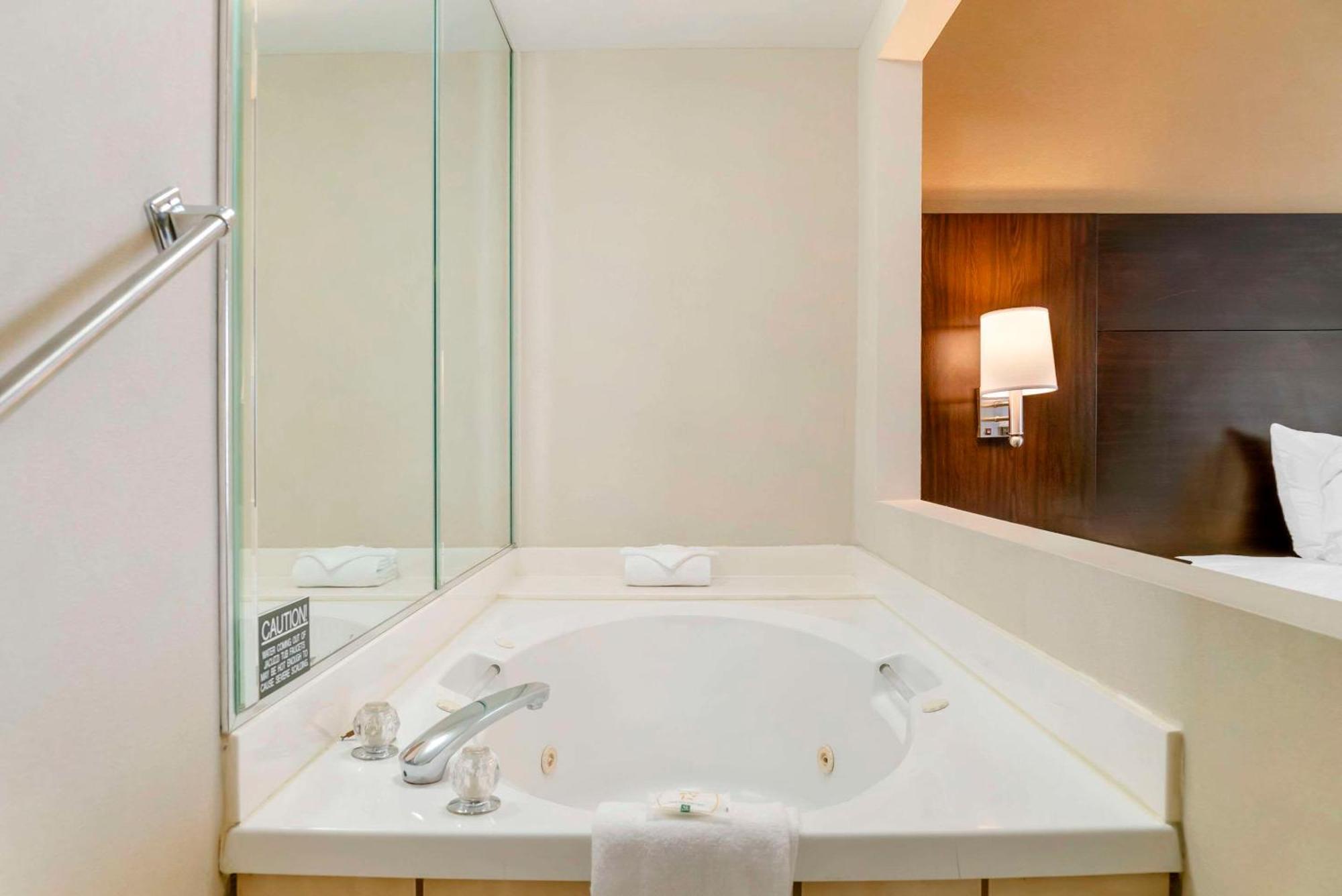 Quality & Hotel 3*